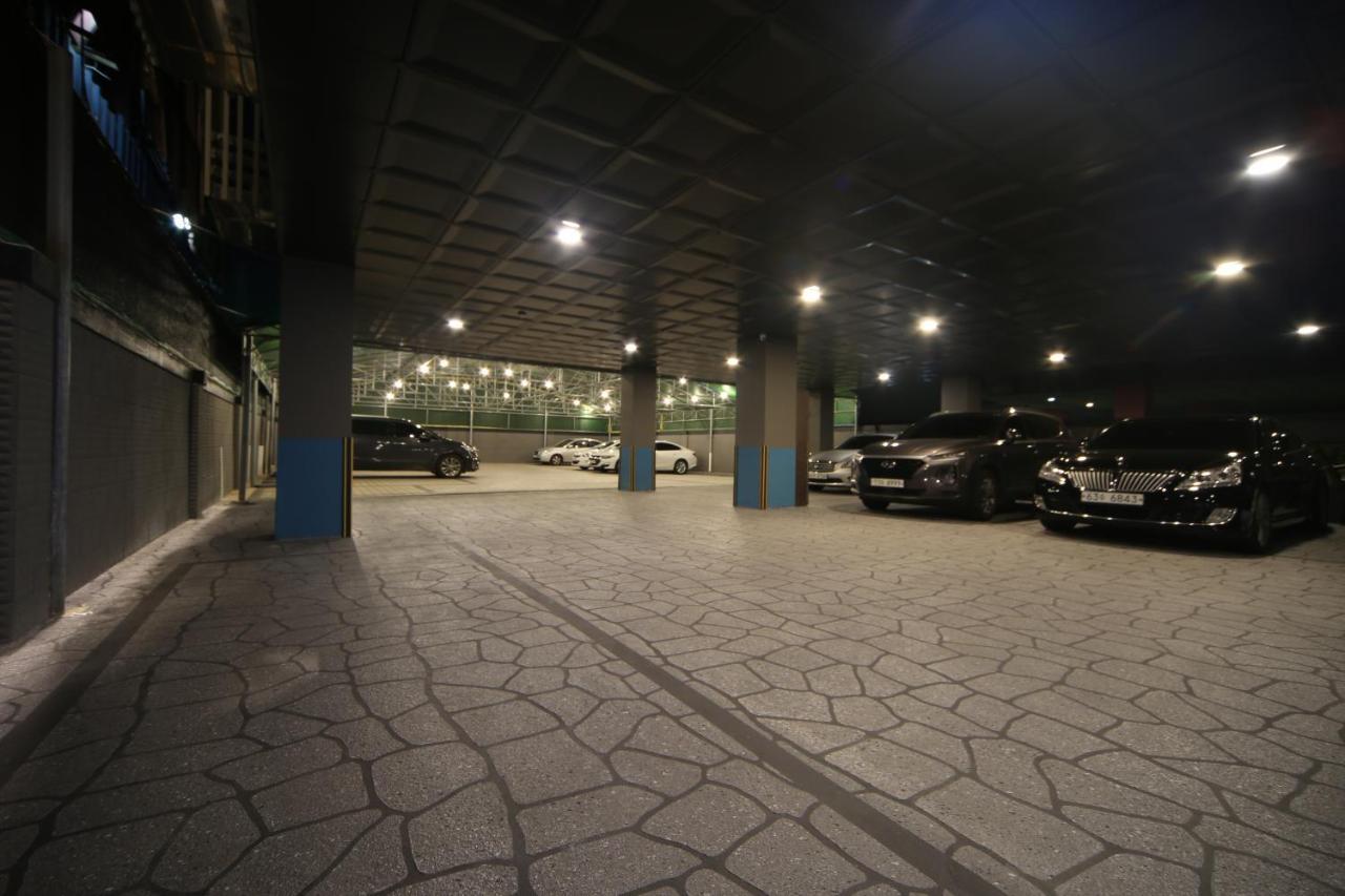The Stone Bridge Hotel Sasang Busan Exterior photo