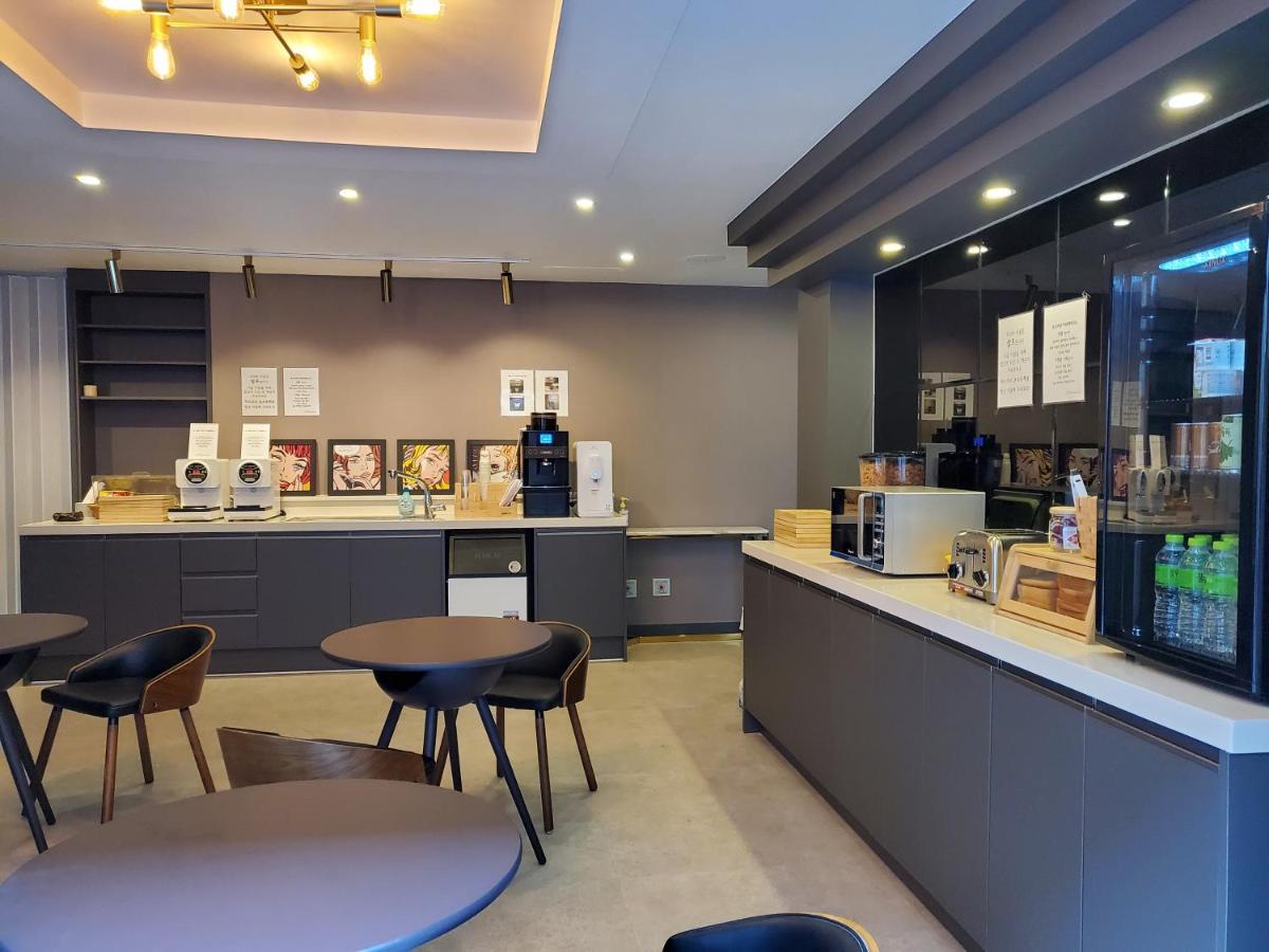The Stone Bridge Hotel Sasang Busan Exterior photo